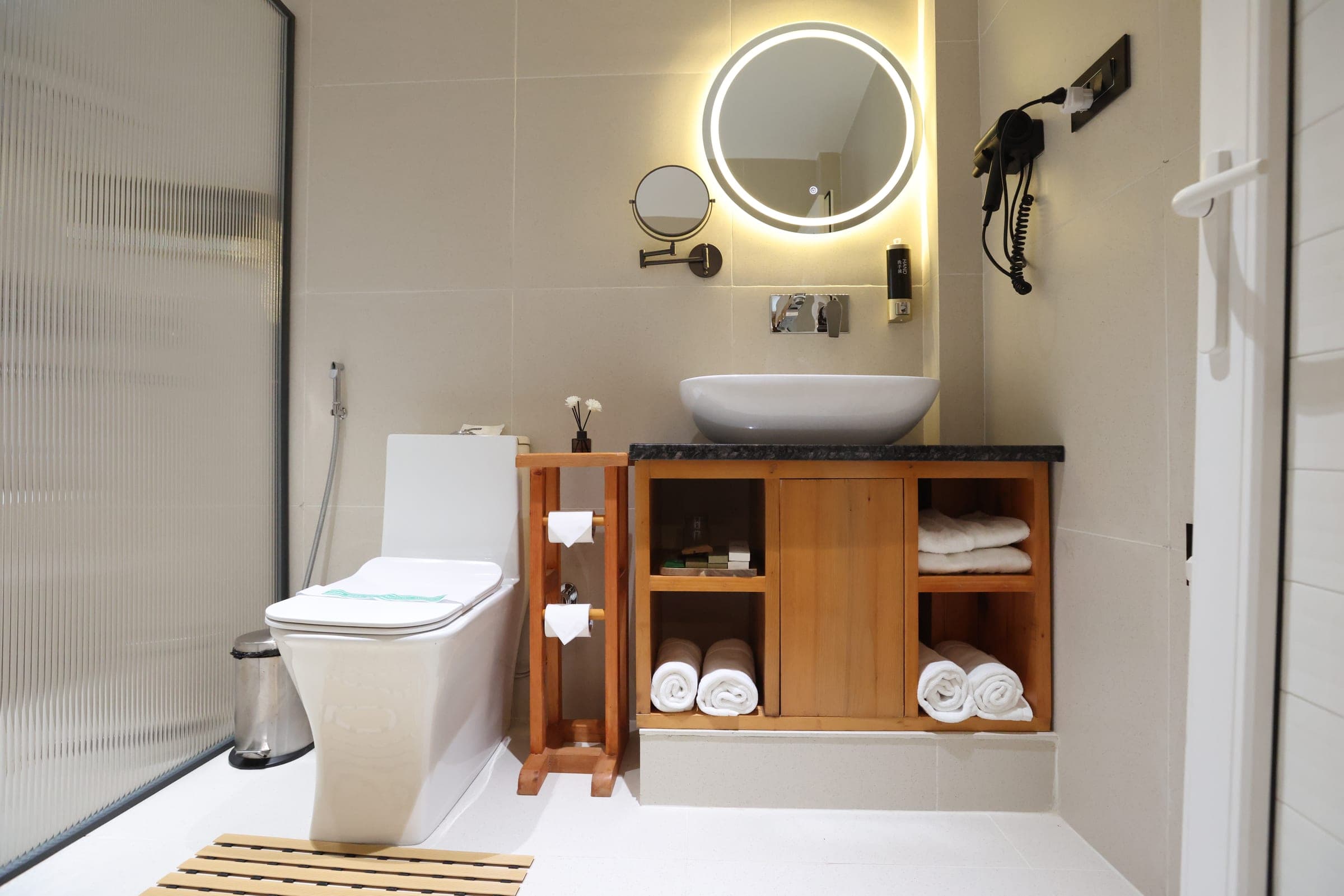 Deluxe Dome bathroom vanity with premium amenities